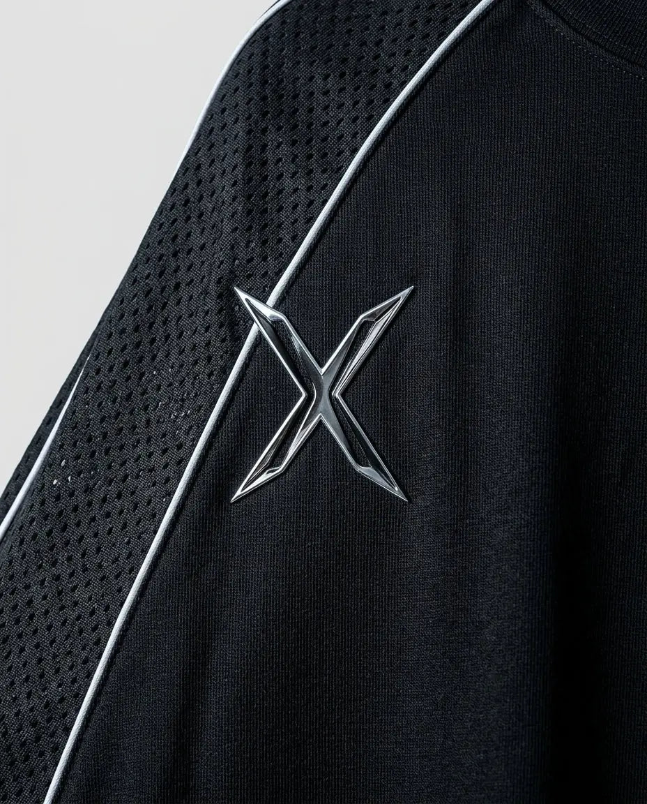 Long-sleeve raglan jersey — Technical Detail Macro | Generated by Modelize